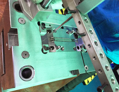 Mold Fitting & Assembly Mold Fitting & Assembly